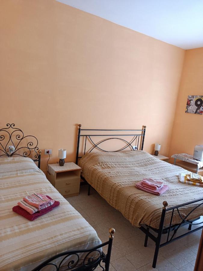 Casa Arcobaleno Hotel Amelia Esterno foto
